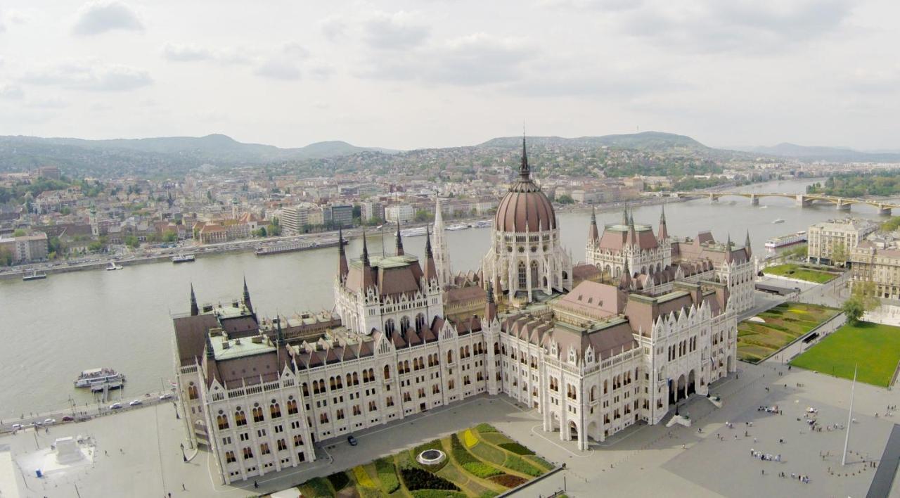 Little Americas Parliament Apartments Budapest Exteriör bild